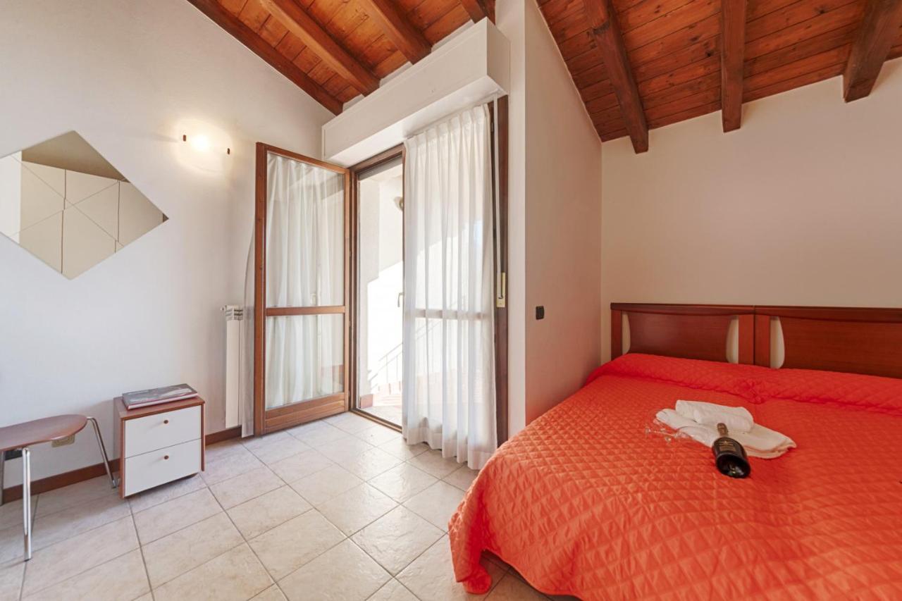 אקסריה 2-Bedroom Lakeview Apartment At The Lake מראה חיצוני תמונה